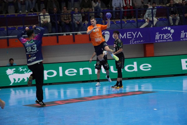 El argentino Ramiro Martínez renueva por una temporada más con el Servigroup Benidorm 