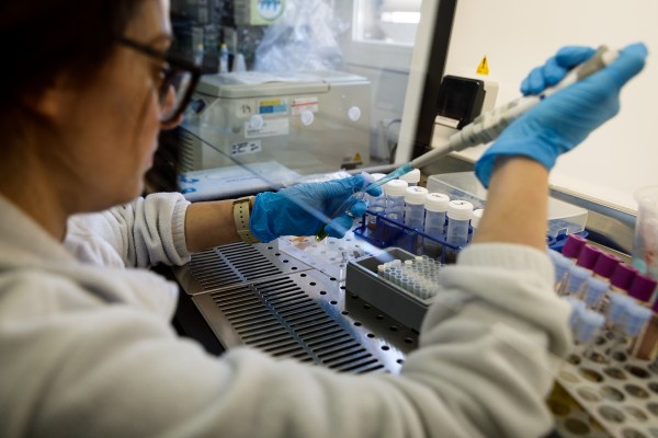 Isabial e Idibe se alían para desarrollar tecnología con aplicaciones pioneras en biomedicina y biotecnología