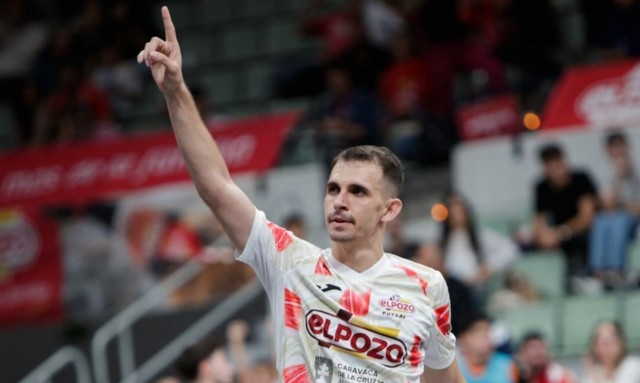 Marcel, pichichi de ElPozo y de la Liga, estará unas cuatro semanas de baja por lesión 