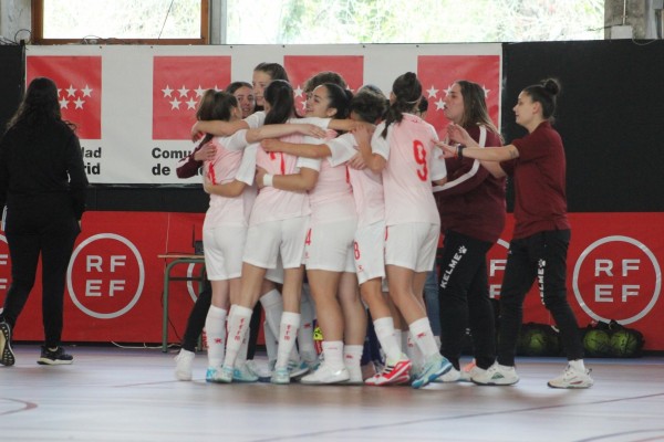  Las sub-19 de Murcia caen en semifinales del Nacional en Madrid