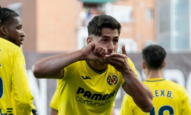 Ayoze da al Villarreal una sufrida victoria en Vallecas que le acerca a la Champions