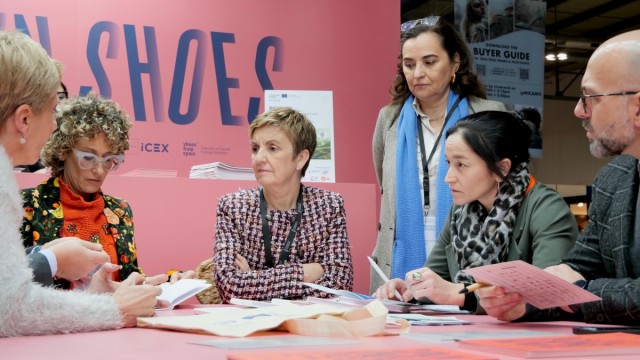 Marián Cano apoya a las empresas de calzado de Elche y Alicante en la Feria de Milán: Italia es su tercer mercado