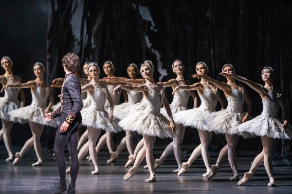 Tres cines de la Región ofrecen este jueves en directo el ballet 'El lago de los cisnes' desde el Covent Garden de Londres