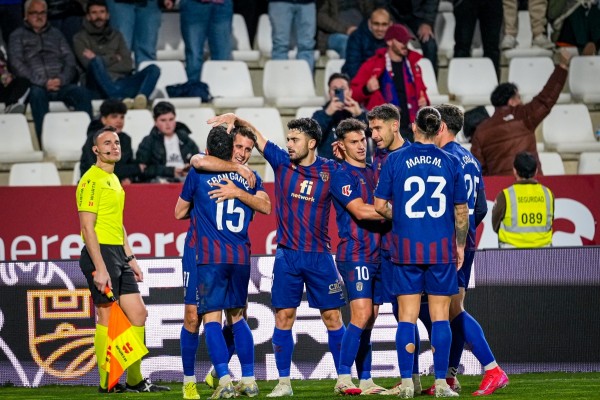El Eldense gana en Albacete y se acerca a la salvación