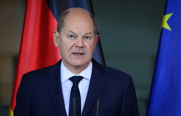Crisis de Gobierno en Alemania: Scholz cesa al ministro de Finanzas y pide un voto de confianza