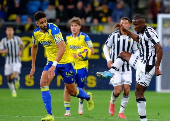 El Castellón tira de solidez en el Nuevo Mirandilla y suma un buen punto ante el Cádiz 