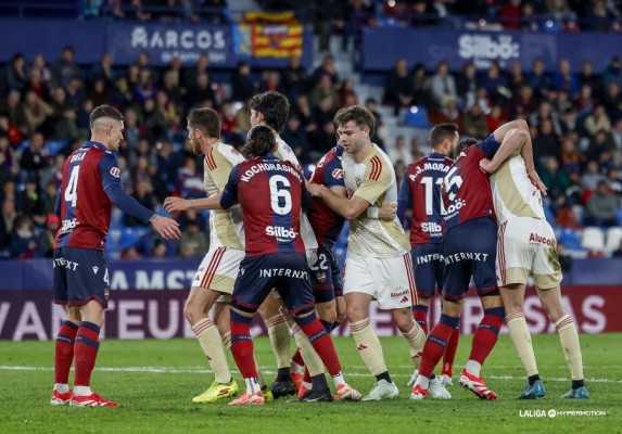Dela causará baja ante el Eldense por la expulsión frente al Mirandés