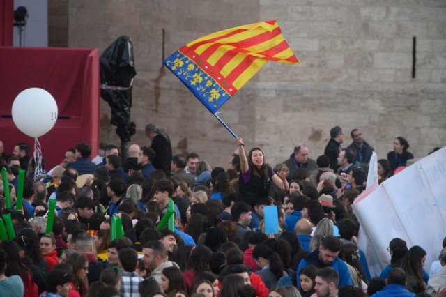 El pleno del Ayuntamiento acuerda iniciativas para impulsar la sostenibilidad y la convivencia en las Fallas
