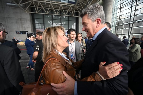 La Generalitat promete a las empresas cerámicas la agilización administrativa con entidades certificadoras