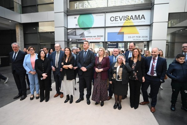 La inauguración de Cevisama mira de reojo a la guerra arancelaria