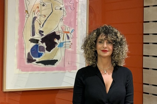 La pintura para curarse a uno mismo: Olivia Chulvi imbuye de color e imperfección su entorno femenino