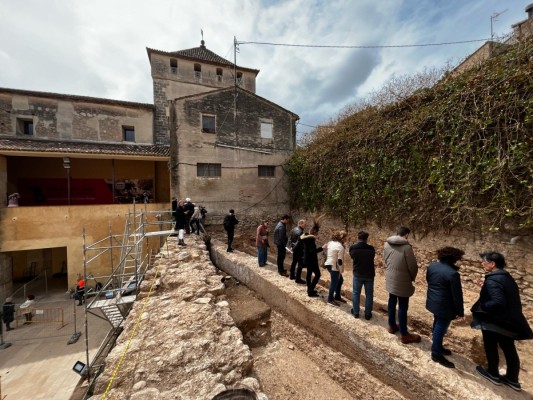 Cocentaina busca donar relleu a les troballes arqueològiques al Palau Comtal amb el suport del Ministeri
