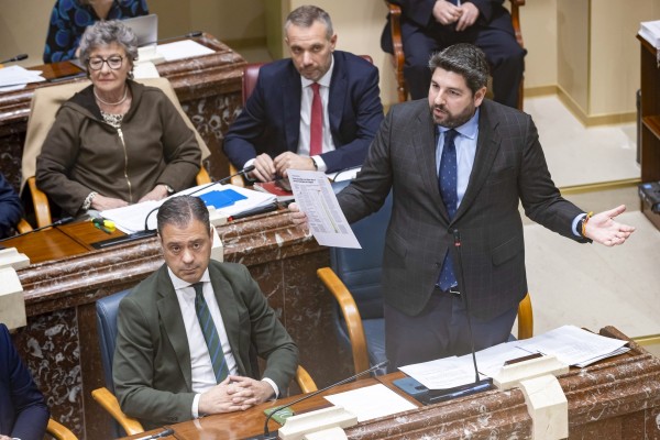López Miras pone en marcha un Comité de Aranceles para evitar el impacto de Trump en las empresas de la Región