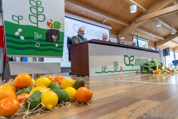 Expertos y profesionales analizan en Cartagena los avances en agricultura ecológica
