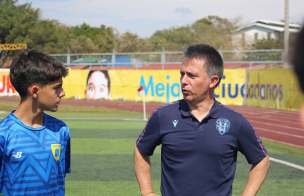 El Levante y el Estudiantes de Medellín abrirán una escuela de fútbol en Colombia