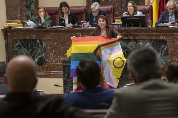 PP, PSOE y Podemos frenan a Vox y cierran la puerta a derogar la ley LGTBI en la Región
