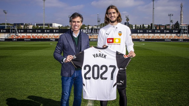 Yarek amplía su contrato con el Valencia CF hasta 2027