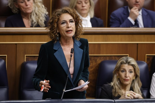 Montero dice que Bruselas exige a España recaudar más dinero porque la presión fiscal es inferior a la europea