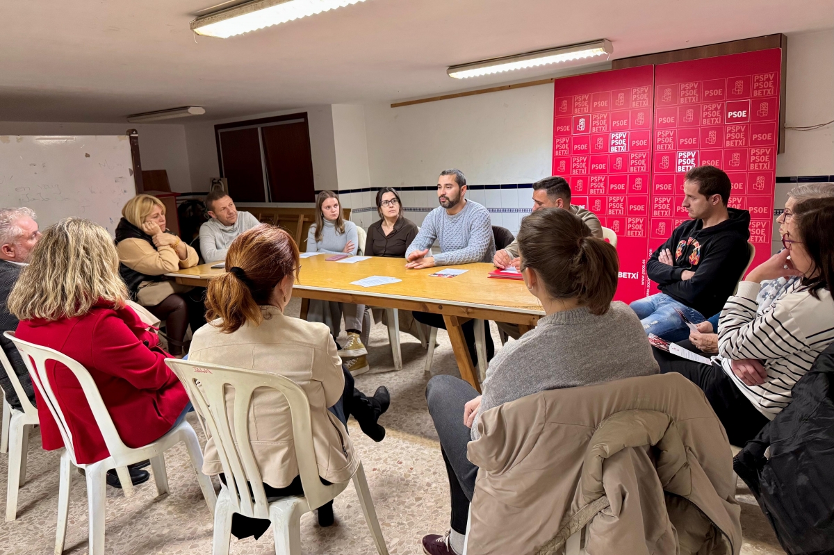 Falomir apuesta por revolucionar la comunicación política del PSPV para 