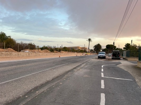 La Diputación comienza las obras de ensanche de la plataforma en la carretera CV-875 de Elche
