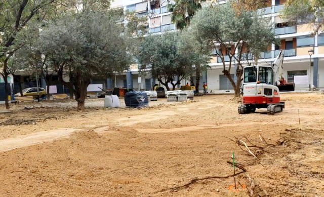 Benetússer trabaja en rehabilitar parques infantiles y plazas tras la Dana con la Fundación Hortensia Herrero