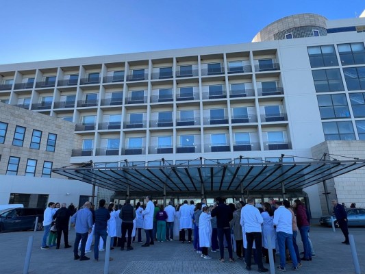 Denuncian que el Hospital de La Ribera está 