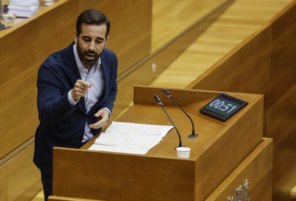 El PSPV y Compromís acercan posturas para una moción de censura a Mazón si Feijóo no fuerza su salida