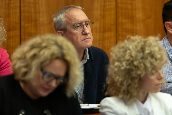 Orihuela externaliza la redacción del contrato de mantenimiento de centros escolares: pagará 15.700 euros