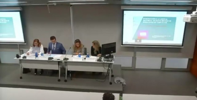 Justicia mantiene la formación a la abogacía que subvencionó un curso sobre constelaciones familiares
