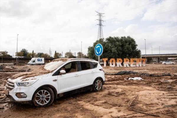 Las urbanizaciones de Torrent luchan por el agua potable tras el colapso de sus pozos