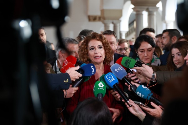 Montero aún confía en un acuerdo con las comunidades del PP para la quita de la deuda