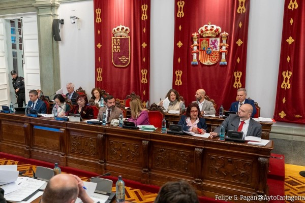 Entre ser útil en la política o solamente importante