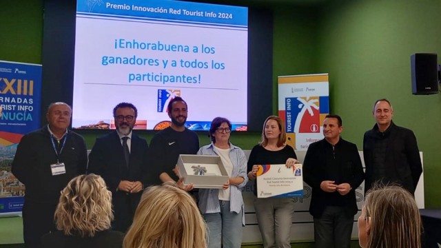 Las Tourist Info de Benidorm, premiadas por la aplicación de Navilens en folletos turísticos