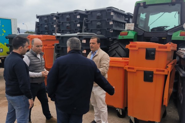 Peñíscola implanta la recogida selectiva de residuos puerta a puerta en sus hoteles y campings