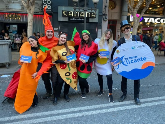 Alicante refuerza el dispositivo de limpieza por el Carnaval, pendiente de su desarrollo