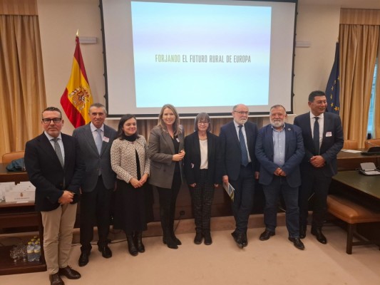 SOS Rural presenta su 'hoja de ruta' para salvar al campo: pacto de Estado, una transición verde justa y más proteccionismo