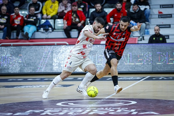 ElPozo despacha al colista con una goleada de las de antes y vuelve a puesto de play off