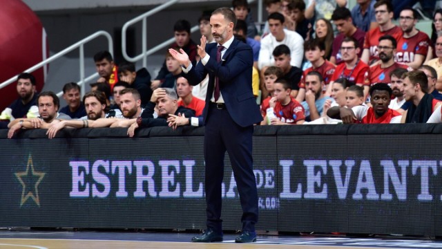 Sito Alonso, entrenador del UCAM CB, cumple 500 partidos en la ACB con un 251-249