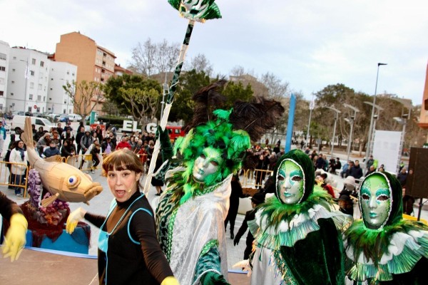 El Grau despide el Carnaval con el tradicional entierro de la sardina 