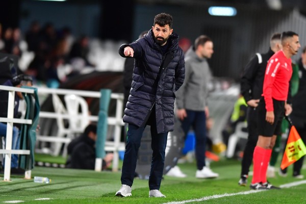 El Efesé no aprovecha las facilidades de los rivales y sigue a 18 puntos de la salvación por tercera semana consecutiva