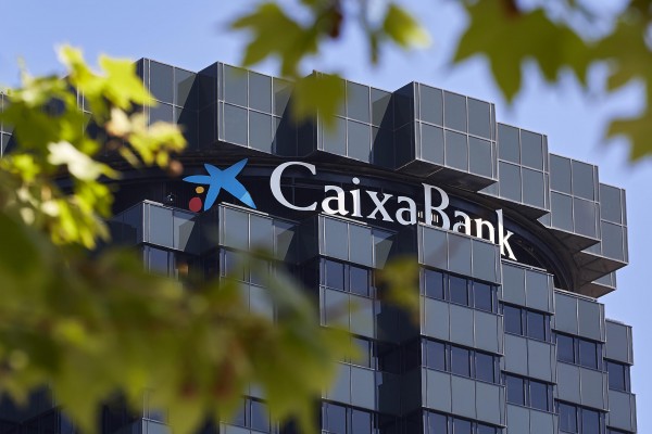 CaixaBank empieza a aplicar desde mañana las ayudas a los afectados por la Dana