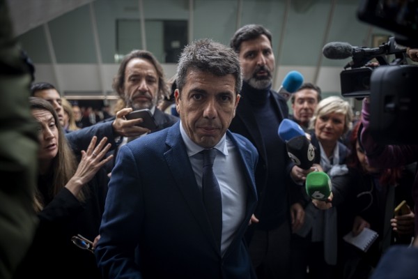 91 funcionarios toman posesión como subalternos en un acto presidido por Mazón