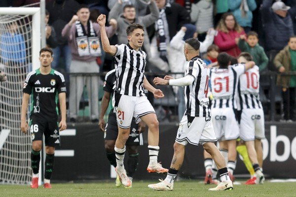 El Castellón firma números de 'play off' con Johan Plat