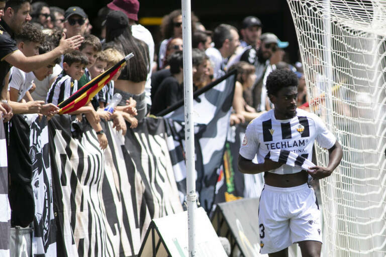 Lottin regresa a los entrenamientos del Castellón e inicia la cuenta atrás para debutar en Segunda