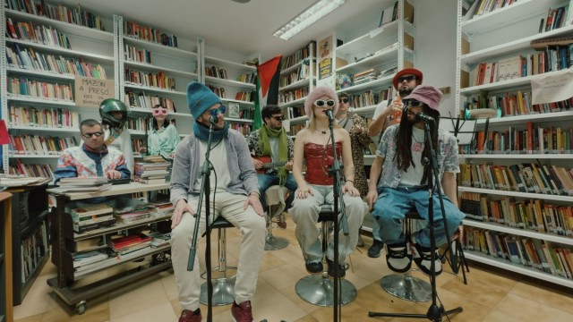Auxili i Abril li fiquen música a les Falles Populars 2025