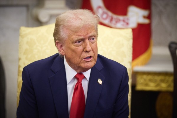 Trump aplaza un mes los aranceles para los bienes de Canadá incluidos en el tratado T-MEC