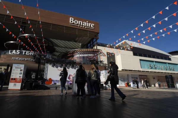 El centro comercial Bonaire de Aldaia cierra a las 19 horas por las lluvias previstas