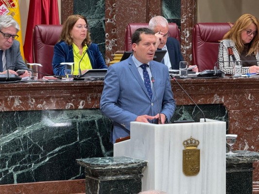 La Asamblea apremia al Gobierno regional a elaborar el plan de ordenación territorial del Mar Menor