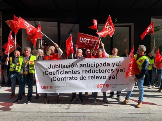 CCOO y UGT suspenden la huelga en el sector del transporte por carretera con motivo de la Dana