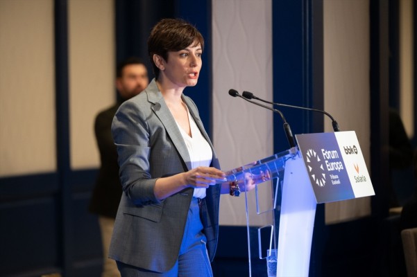 La ministra Rodríguez dice que no se pondrá 